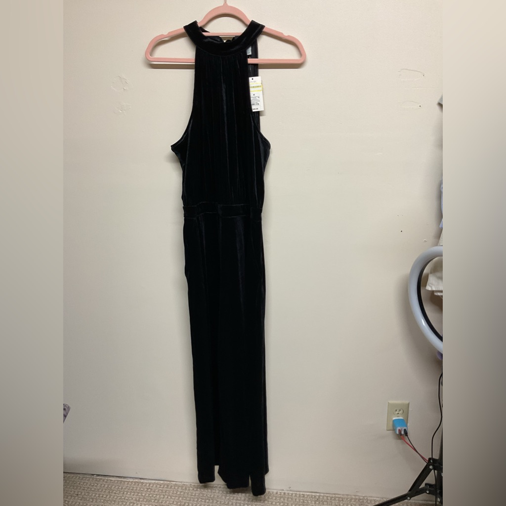 Elegant Black Velvet Jumpsuit